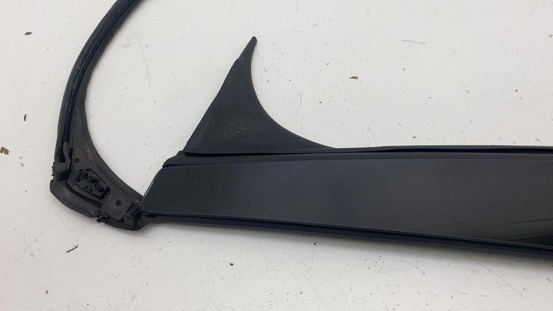 103236400C ⭕ 2016-2020 Tesla Model X Right B-Pillar Applique Glass w/ Seal RH 1032364-00-C