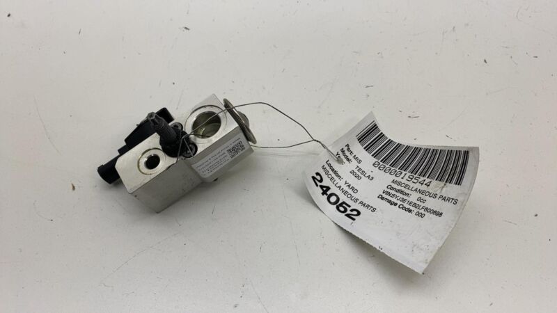 2017-2023 Tesla Model 3 M3 Air Conditioner AC HVAC Heater Core Valve Tube Sensor