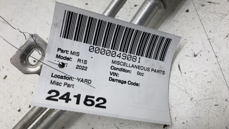 PT00031195D 2022 2023 2024 Rivian R1S Rear AC Lines Fluid Quarter Heater Hose Line Pipe Tube