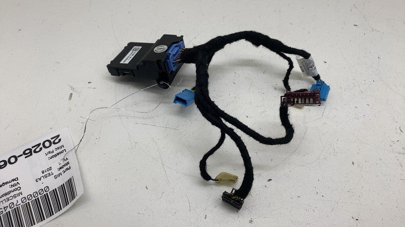 ⭕ 17-23 Tesla Model 3 Steering Ring Enclosure Control Module Unit 1101