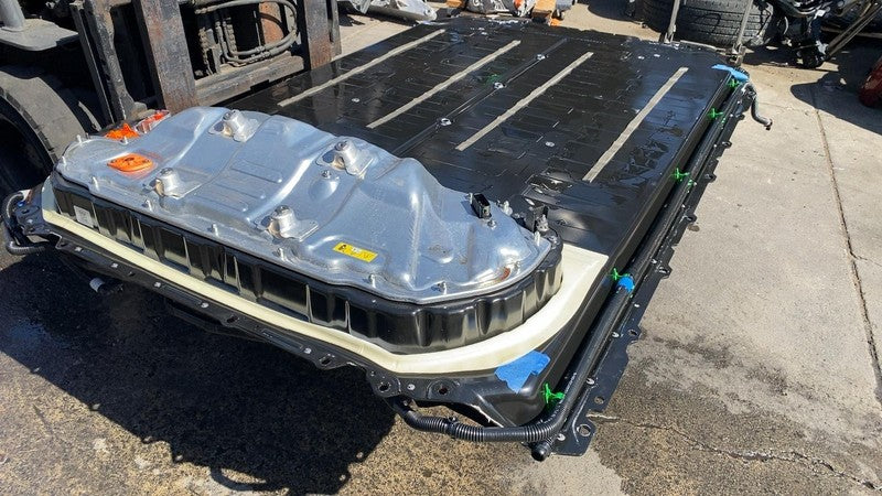 1666968 99 C ⭕ 23-25 Model 3 M3 LFP Standard Range Battery Pack 400VDC 60kWh RWD 1666968-99-C