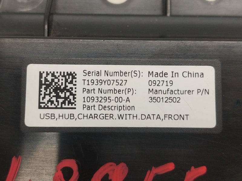 1093295 00 A ⭕ 17-20 Model 3 Front Center Console USB Hub Charger w/ Data Module 1093295-00-A