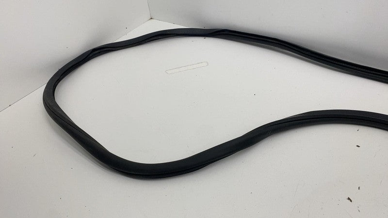 ⭕ 2017-2025 Chrysler Pacifica Rear Right Door Body Weatherstrip Rubber