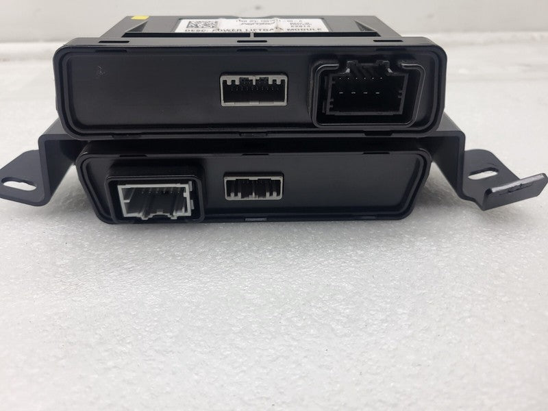 100751100A 12-20 Model S Park Brake Controller + Power Liftgate Control Module 1007511-00-A