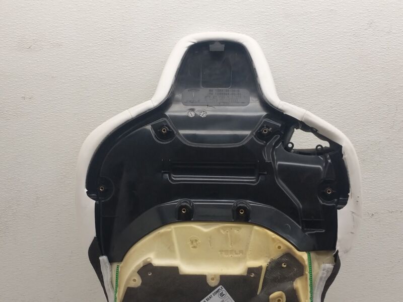 1068125 00 D ⭕16-20 Model X Rear Passenger Side 2nd Row Seat Upper Cushion Right 1068125-00-D