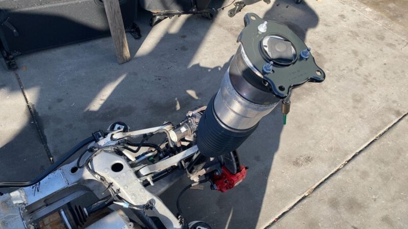 1002633 01 P 2012-2015 Tesla Model S Rear Large Drive Unit w/ Subframe & Suspension SPORT
