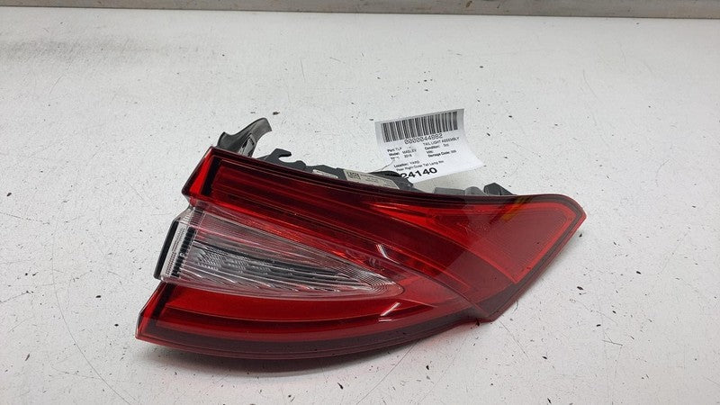 ⭕ 2017-2020 Maserati Levante Rear Right Passenger Side Outer Tail Lamp 20670206