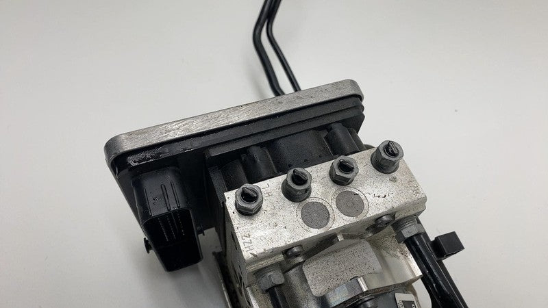 5A3EAB4 01 2021 BMW 530e Engine ABS Anti-Lock Brake Pump Control Module Unit w/ Bracket OEM