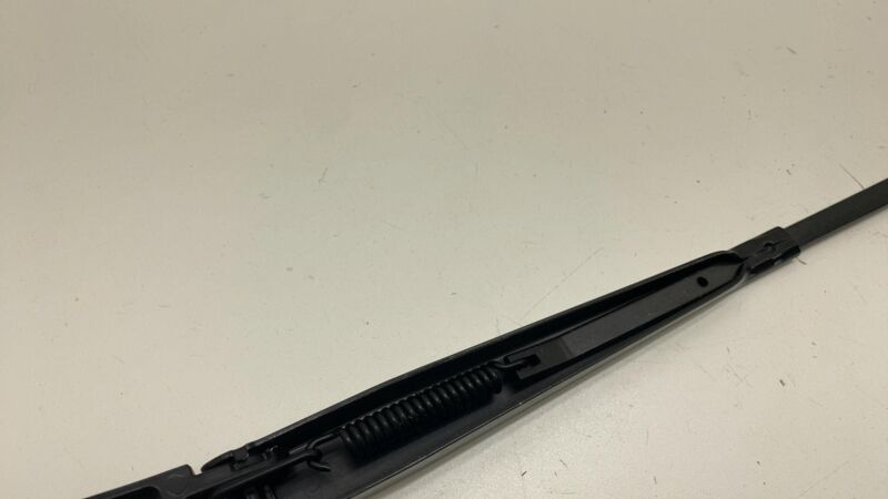 105339900A 2012-2020 Tesla Model S Front Passenger Windshield Wiper Arm Right 1053399-00-A