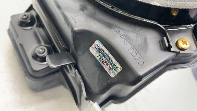 68223343AA ⭕ 15-17 Jeep Wrangler Left & Right Subwoofer Audio Speaker 68223343AA/68223344AA