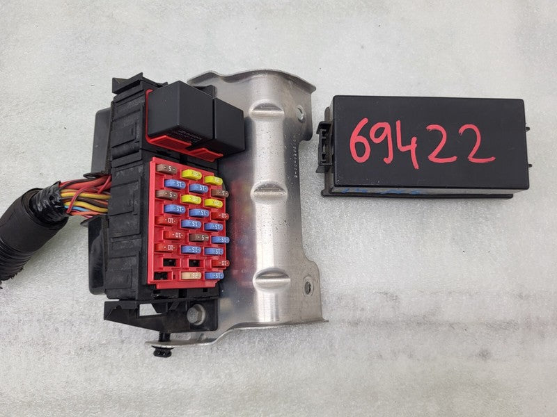 1013650-00-E ⭕ 12-15 Model S Engine Bay Under Hood Fuse Box w/ Holder Bracket 1013650-00-E