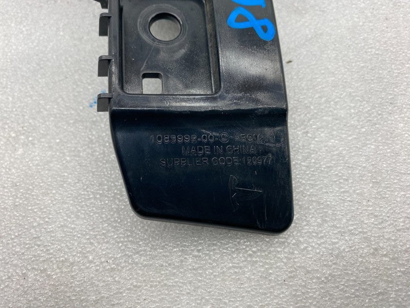 1083992 00 D ⭕ 17-23 Tesla Model 3 Rear Left Taillight Tail Lamp Mount Bracket 1083992-00-D