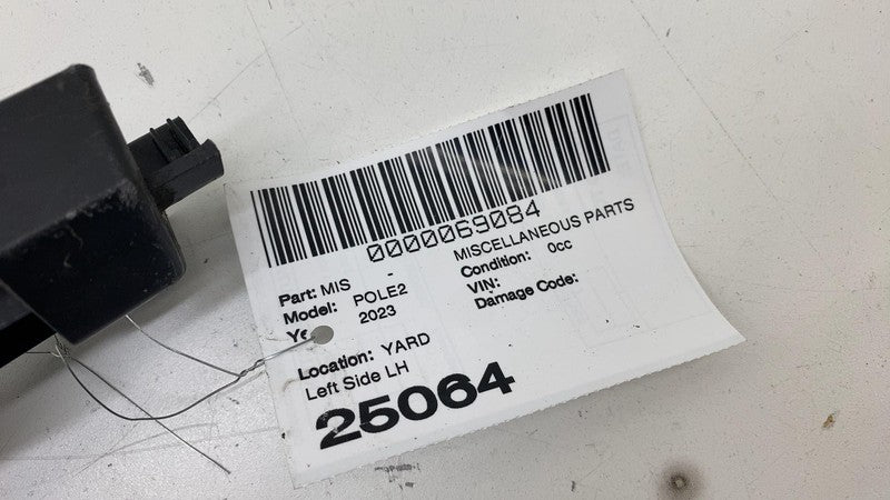 32216384 ⭕ 2021-2023 Polestar 2 Rear Left Skirt Rocker Molding Panel Bracket LH 32216384