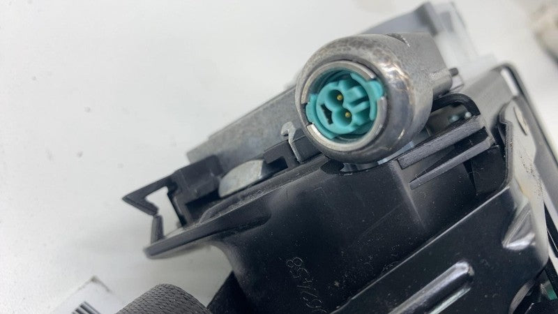 7P0857706F 2011-2018 Porsche Cayenne Front Passenger Side 1st Row Seat Belt Retractor Right