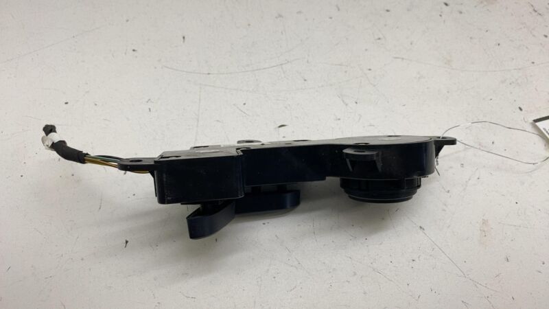 106768900D 2012-2015 Tesla Model S Front 1st Row Passenger Side Seat Control Switch Right