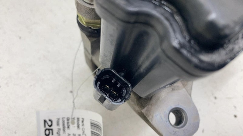 ⭕2022 Rivian EDV-700 Van Rear Right Caliper w/ Brake Hose Line RH PT00