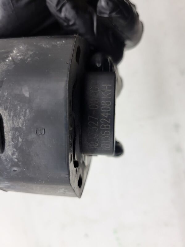 2016-2020 Tesla Model S X Cooling System Auxiliary Water Coolant Pump FWD Assy
