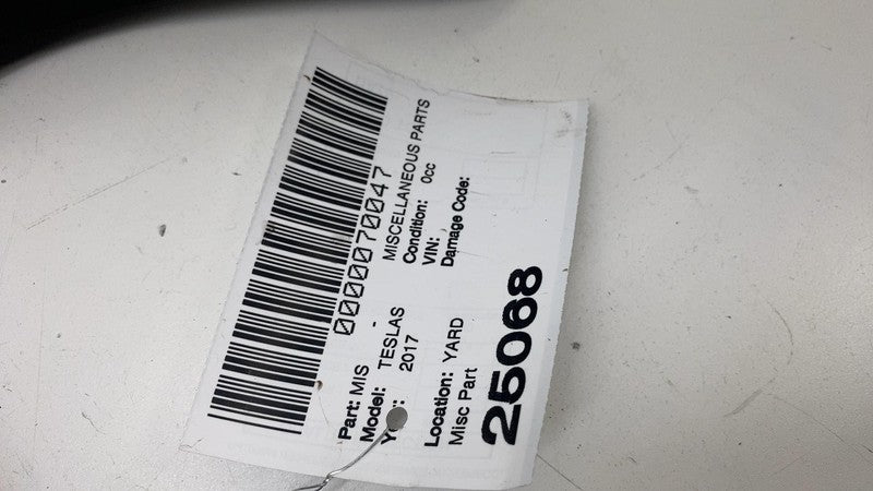 1056837-00-C ⭕16-20 Model S Front Bumper Ankle Catcher Reinforcement Bar Support 1056837-00-C