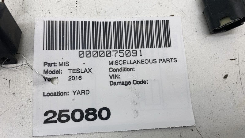 103855700C ⭕ 2016-2020 Tesla Model X Rear Left Charge Reflector Module Unit LH 1038557-00-C
