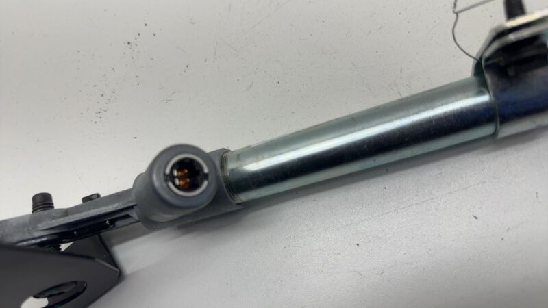 100526500B ⭕12-20 Tesla Model S Front Right Lap Pretensioner 16-20 Tesla Model X Front Left