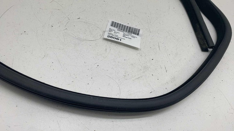⭕ 2014-2017 Land Range Rover Sport Front Door Weatherstrip Rubber Seal