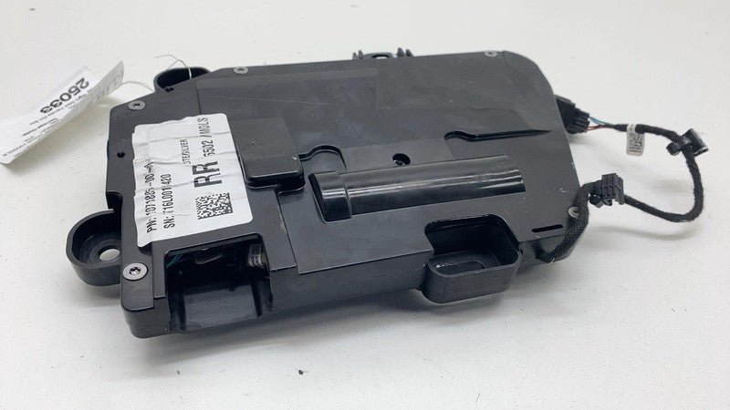 ⭕ 16-20 Model S Rear Right Exterior Door Handle Outer Silver PMSS 1071