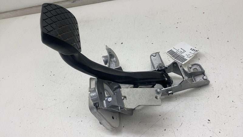 4KL723140A ⭕ 2019-2023 Audi e-Tron Front Driver Brake Stop Pedal w/ Bracket Assy 4KL723140A