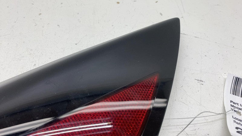 1715105-00-B ⭕24-25 Tesla Model 3 Right Door Cover Charge Port Reflector Trim RH 1715105-00-B