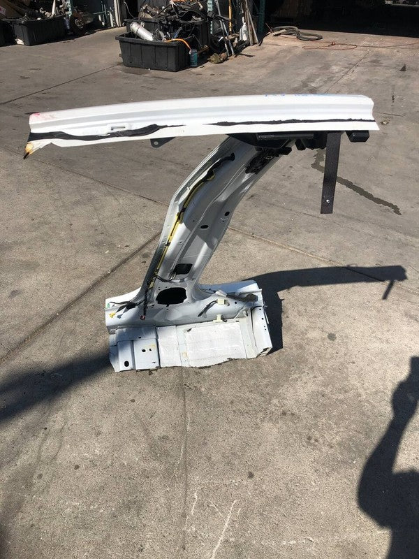 ⭕2020-2023 Tesla Model Y Passenger Center B-Pillar Structural Frame Cutout Right