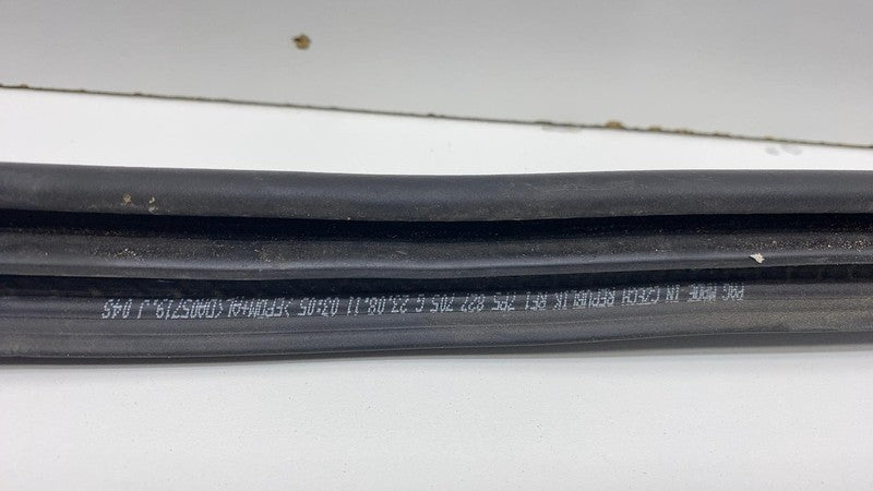 2011-2018 Porsche Cayenne Rear Trunk Liftgate Rubber Gasket Seal Weath