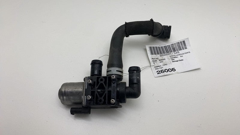 2021 2022 2023 BMW 530e G30 HVAC Heater Control Valve w/ Hose Pipe Assembly