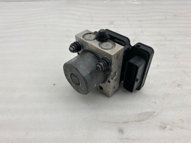 2012-2015 Tesla Model S Hydraulic Control ABS Anti-Lock Brake System Pump Module
