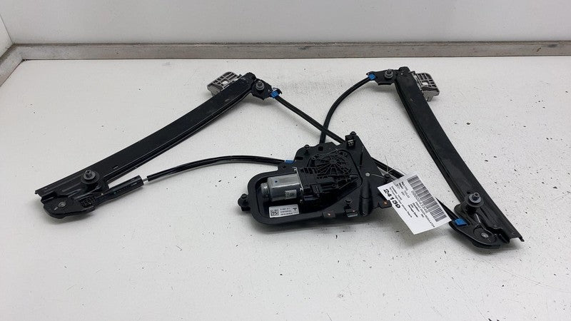 ⭕17-23 Model 3 Front Right Window Regulator Motor w/ Closeout Panel 10