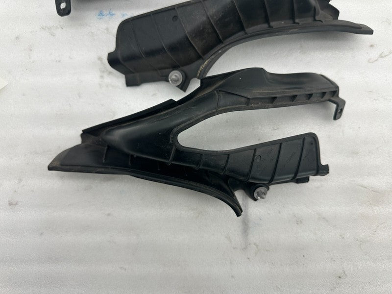 106460200B ⭕16-20 Model X Front Left/Right Bonnet Hood Hinge Trim 1064602-00-B/1064603-00-B