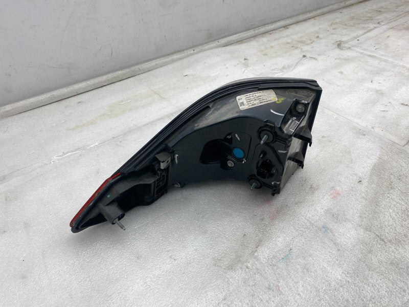 1034333-00-B 16-20 Model X Rear Right Taillight Lamp Outer + Door Reflector Lamp 1034333-00-B