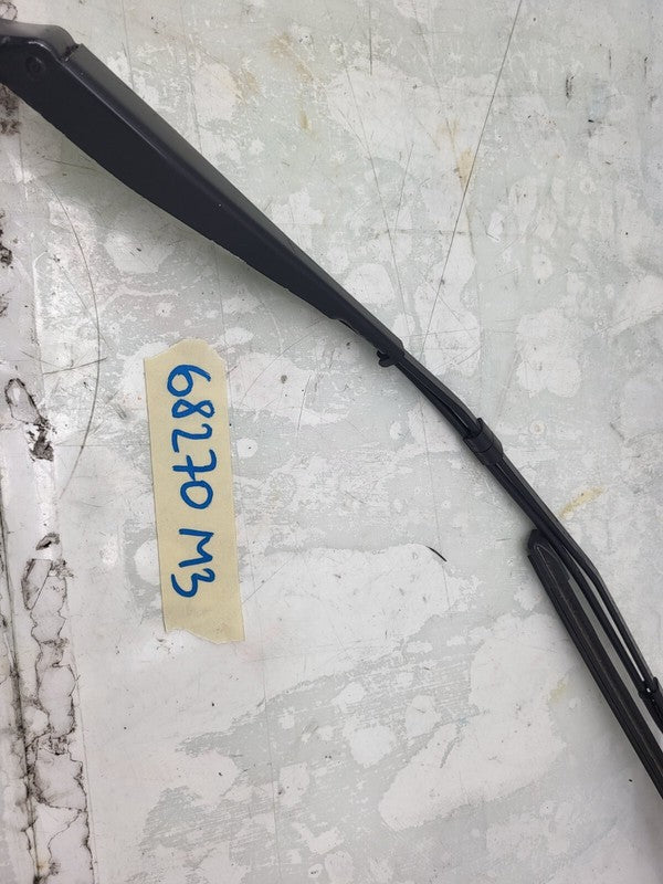 107672900C ⭕ 2017-2022 Tesla Model 3 Front Right Windshield Wiper Arm & Blade 1076729-00-C