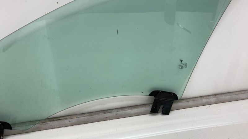 E6 43R-001074 2012-2015 Tesla Model S Front Passenger Side Door Window Glass Right 43R-001074
