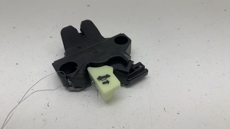 109230800D ⭕ 2017-2023 Tesla Model 3 M3 Rear Tailgate Trunk Lid Lock Latch OEM 1092308-00-D