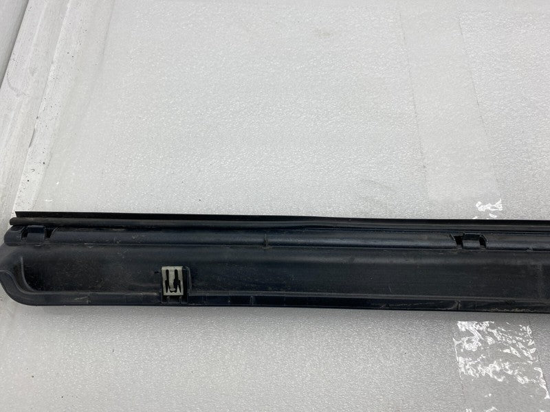1012217-00-F ⭕12-23 Tesla Model S Right Rocker Panel Scuff Plate Molding w/ Seal 1012217-00-F