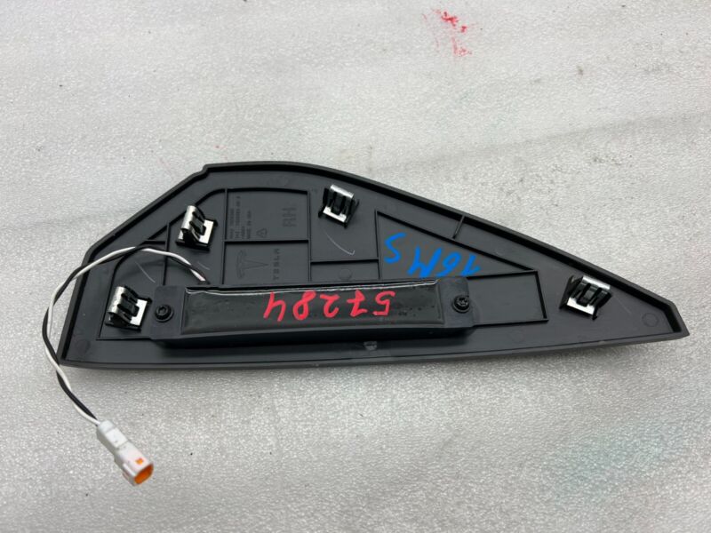 1028362 00 A 2012-2020 Tesla Model S Front Passenger Instrument Panel Dash Side Cover Right