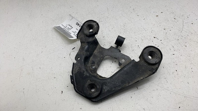 ⭕ 2017-2020 Maserati Levante Engine Air Cleaner Filter Mounting Suppor