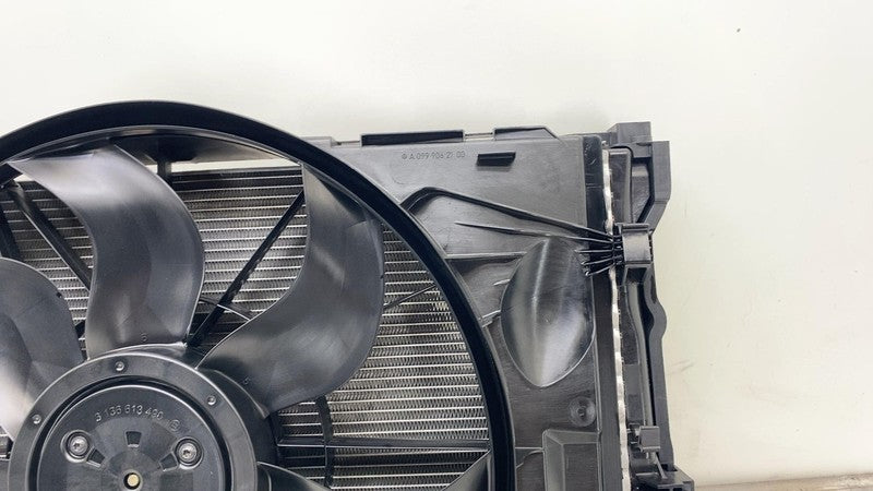 A 099 906 21 00 2019-2023 Mercedes-Benz C300 C-Class Engine Radiator Cooling Fan Shroud & Motor