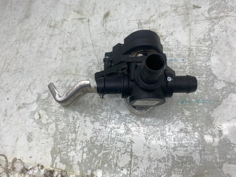 6007370 00 B 12-20 Model S Coolant Pump Cooling Valve Actuator 4-Way w/ Bracket 6007370-00-B