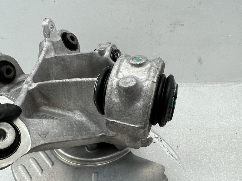 1188416 00 F 2020-2024 Tesla Model Y Rear Right Spindle Knuckle w/ Wheel Hub & Dust Shield RH