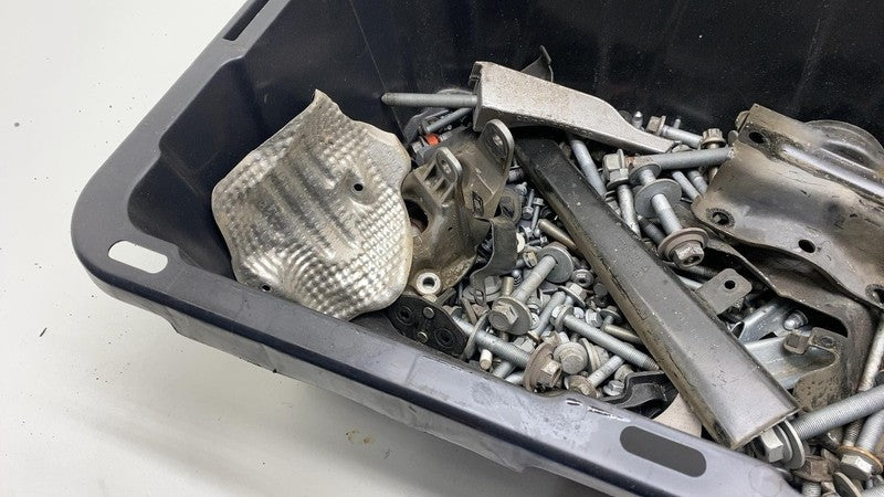 2011-2018 Porsche Cayenne Under Cover Pillar Cladding Shock Plate + SET of Bolt