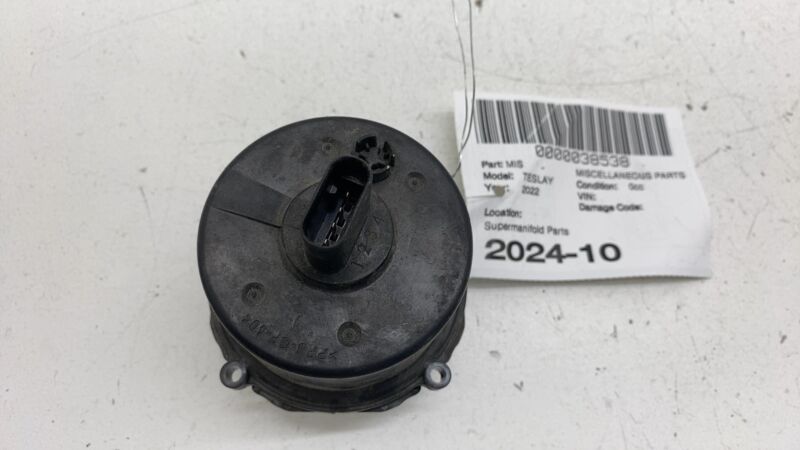 2020-2023 Tesla Model Y MY Radiator Reservoir Auxiliary Coolant Water Pump Motor