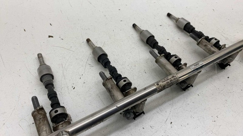 DW939G802AA ⭕ 14-17 Range Rover Sport Driver Side Fuel Rail w/ Injector Left DW93-9G802-AA