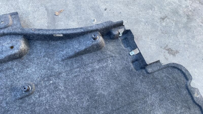 Does not apply 2017-2024 Chrysler Pacifica Under Splash Shield Guard Cover