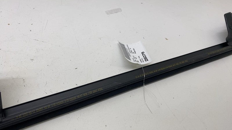 ⭕ 17-23 Model 3 Rear Right Door Window Inner Belt Weatherstrip Seal 10
