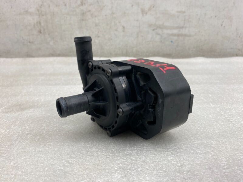 6007367-00 2012-2015 Tesla Model S Additional Cooling Water Pump Battery Coolant Assembly